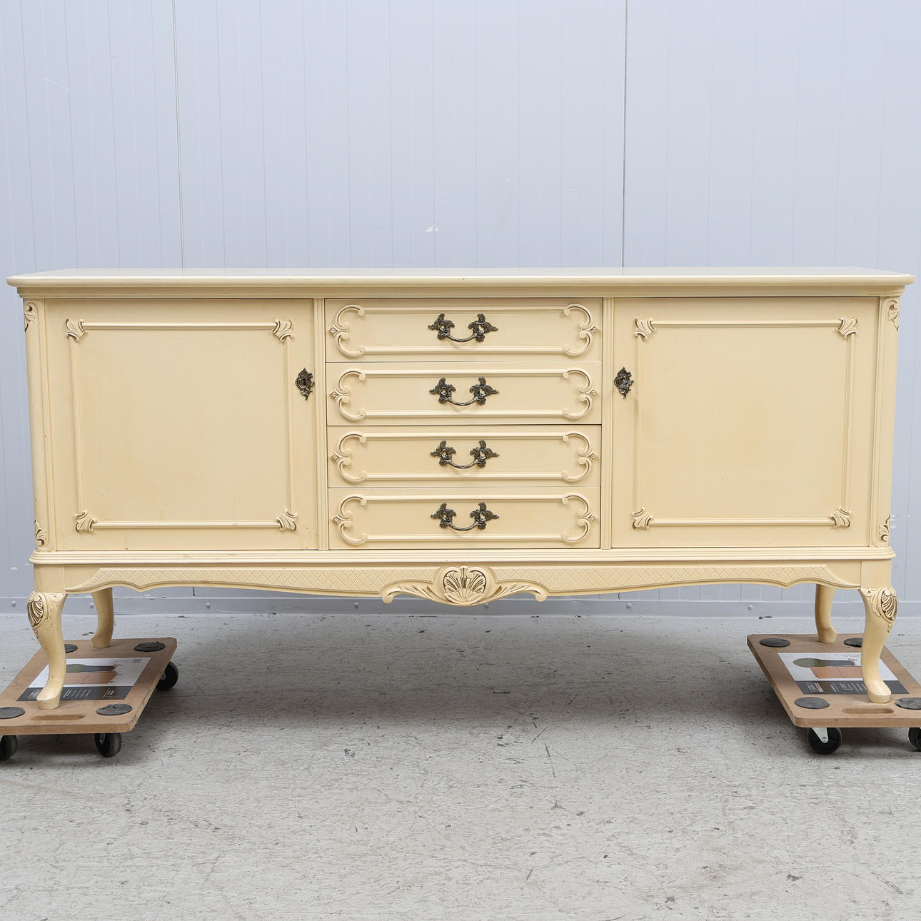 SIDEBOARD, bondrokoko-stil, 1900-talets andra hälft.