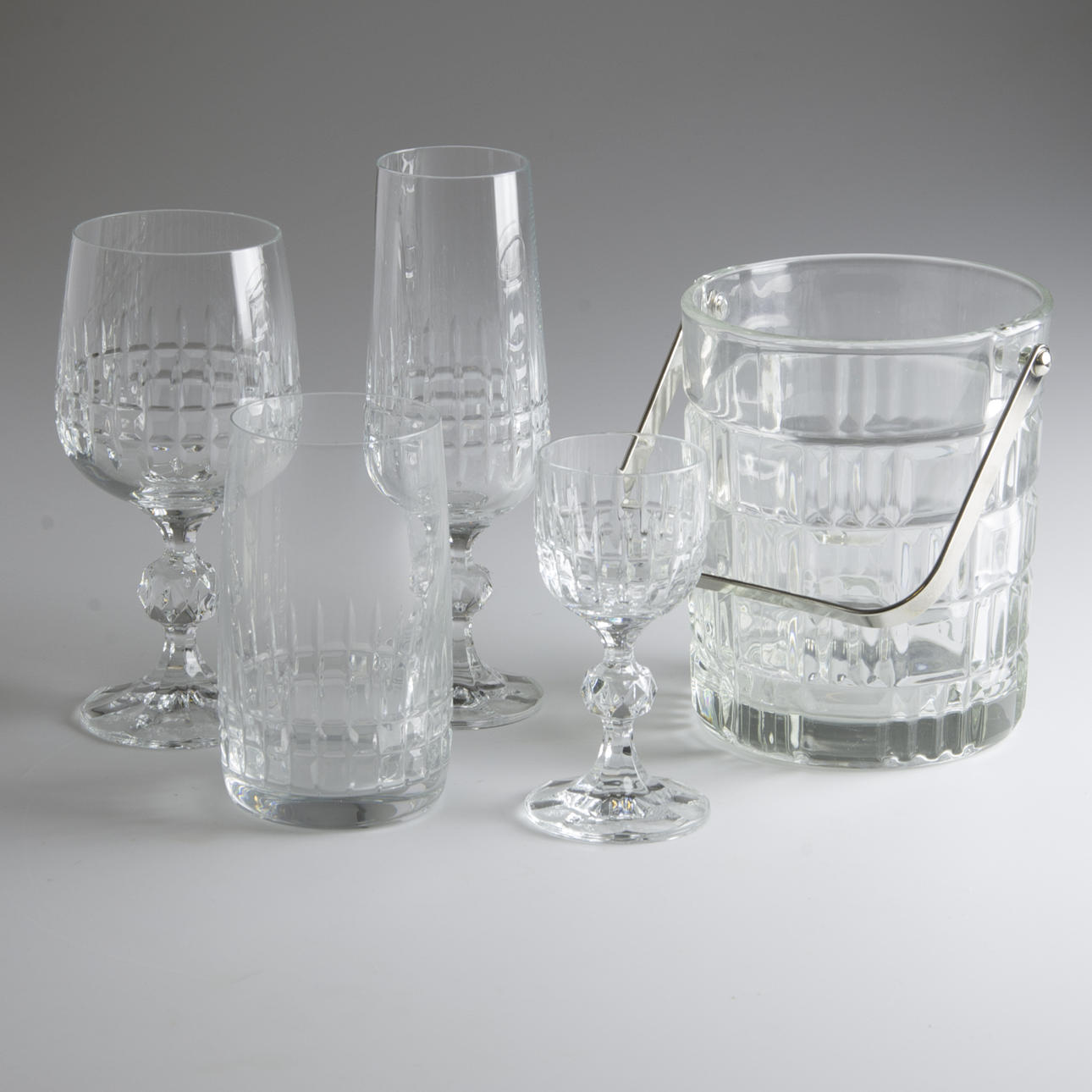 GLASSERVIS, 47 delar, rutslipad.