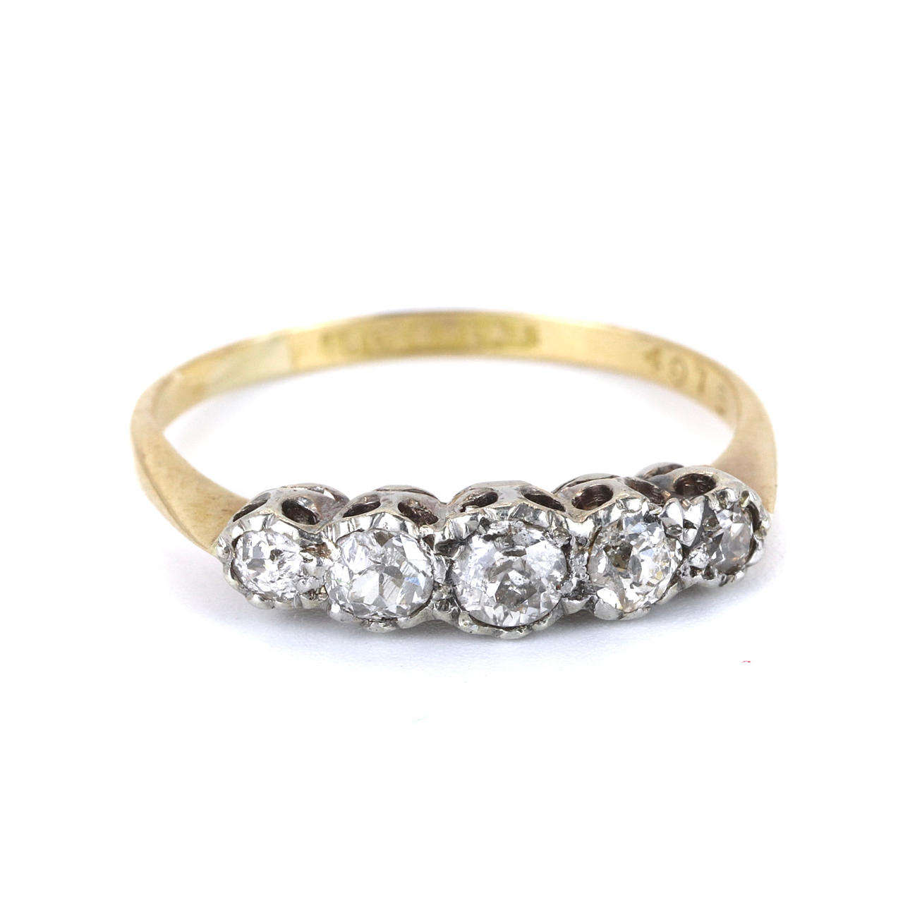 18CT GOLD OLD CUT DIAMOND SET RING.