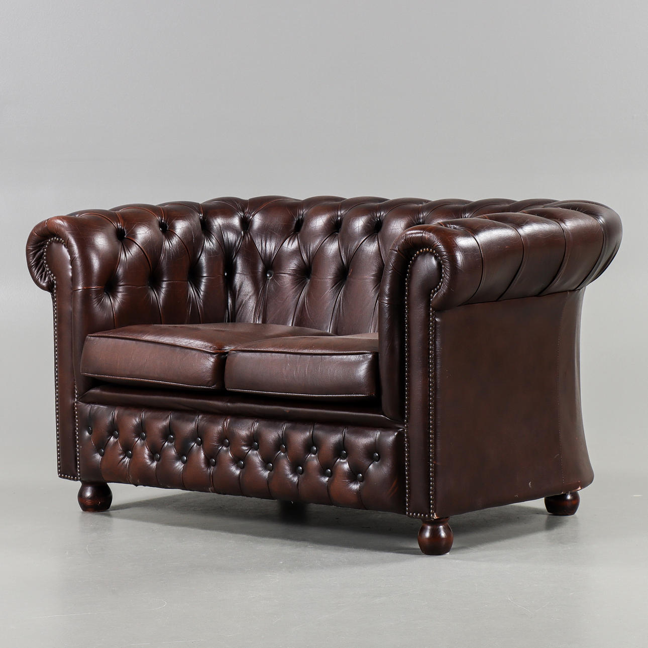 SOFA Chesterfield model, contemporary manufacture.