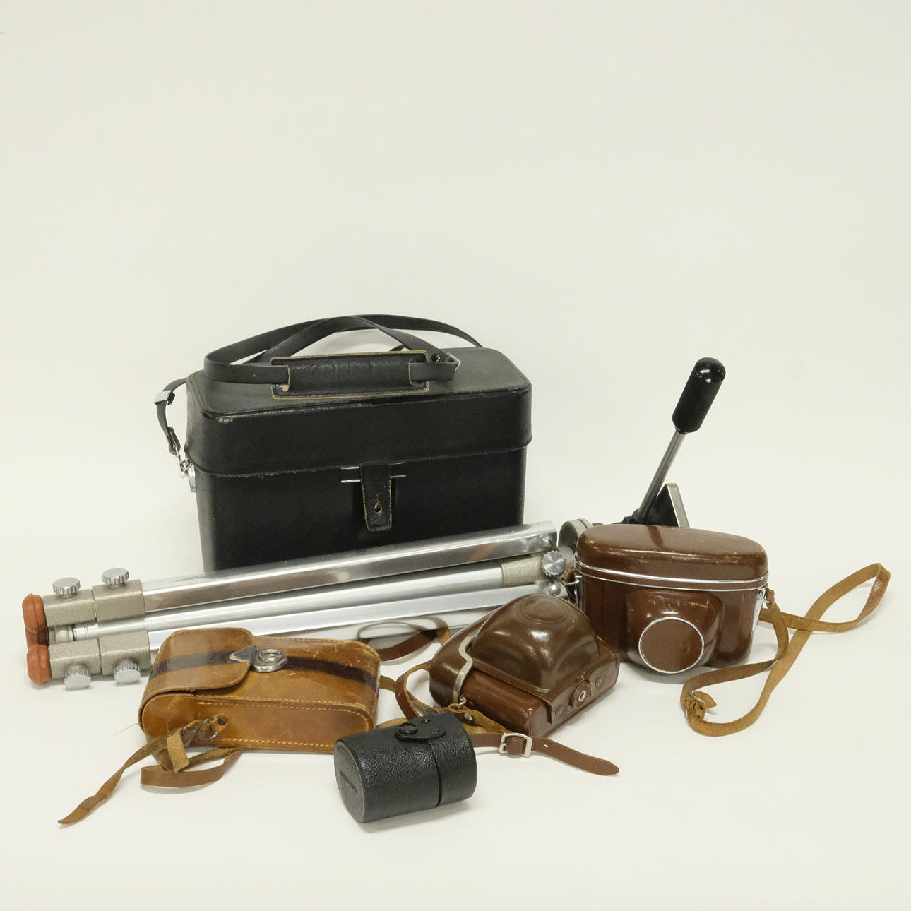 CAMERAS AND FILM CAMERA. CANON, ZEISS ICON AND AGFA. FOUR PARTS. Photo ...