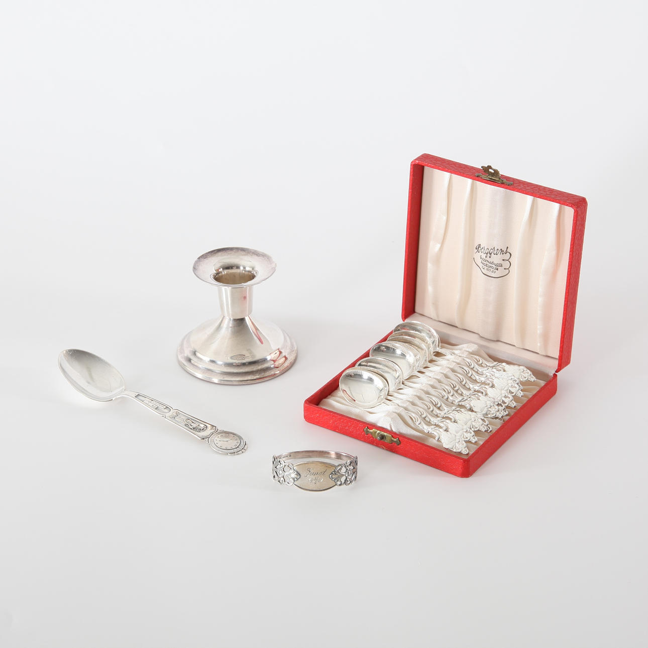 SILVER ITEMS, 14 pieces.