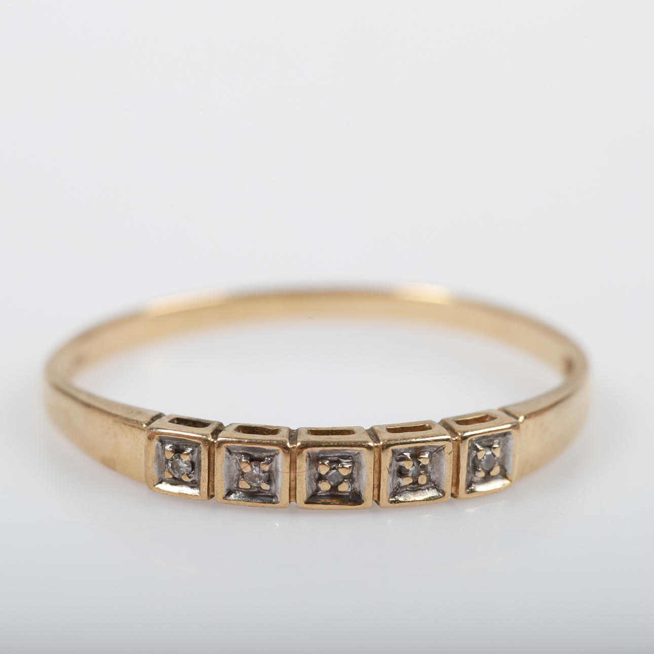 RING, 18 K gold with brilliant cut diamonds.