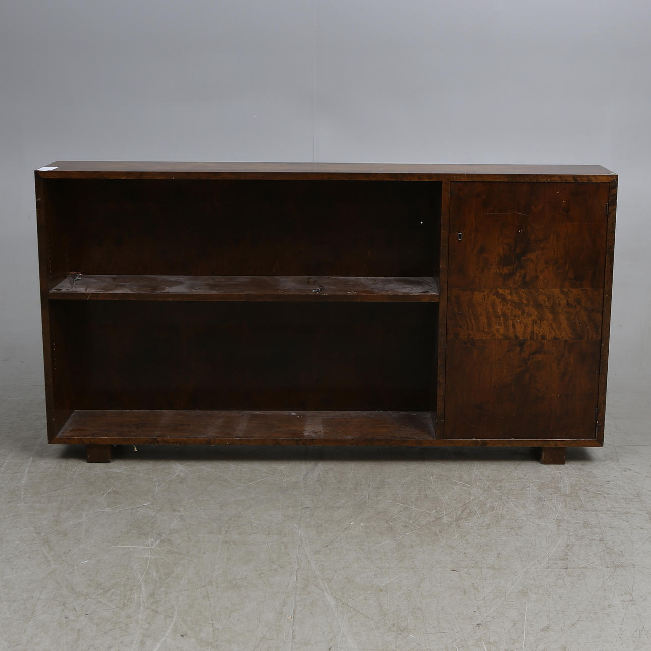 BOKHYLLA, 1900-talets första hälft.