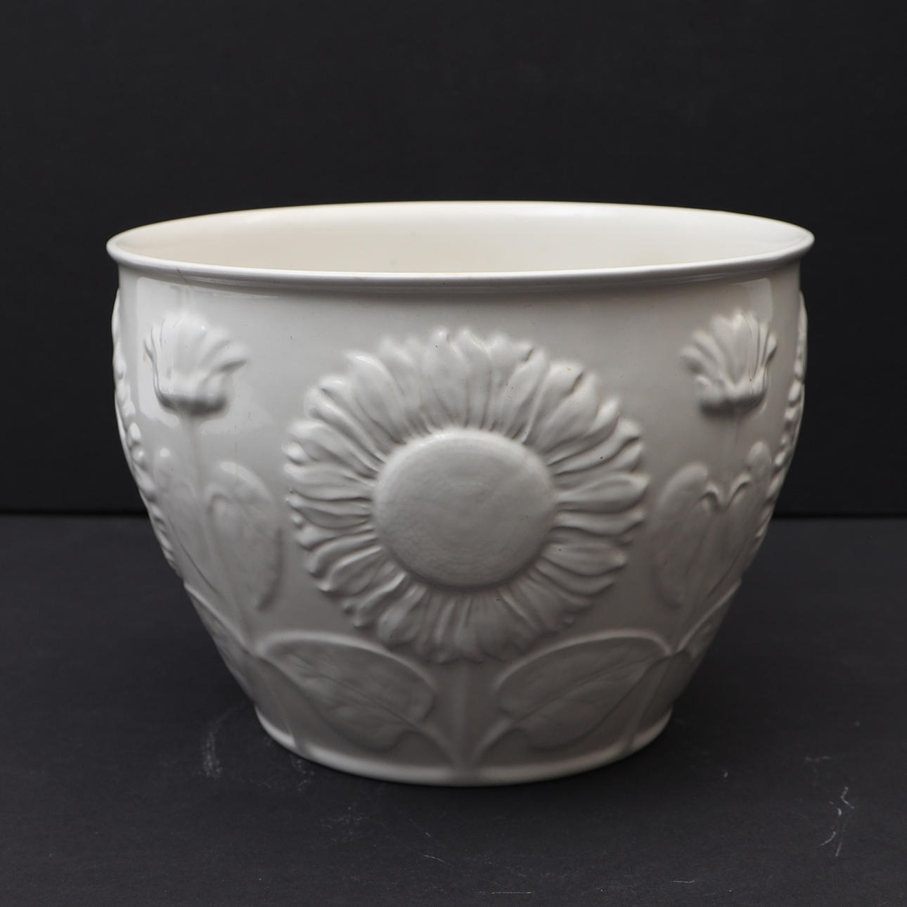 A Gustavsberg “Jugend” outer lining 20th century.