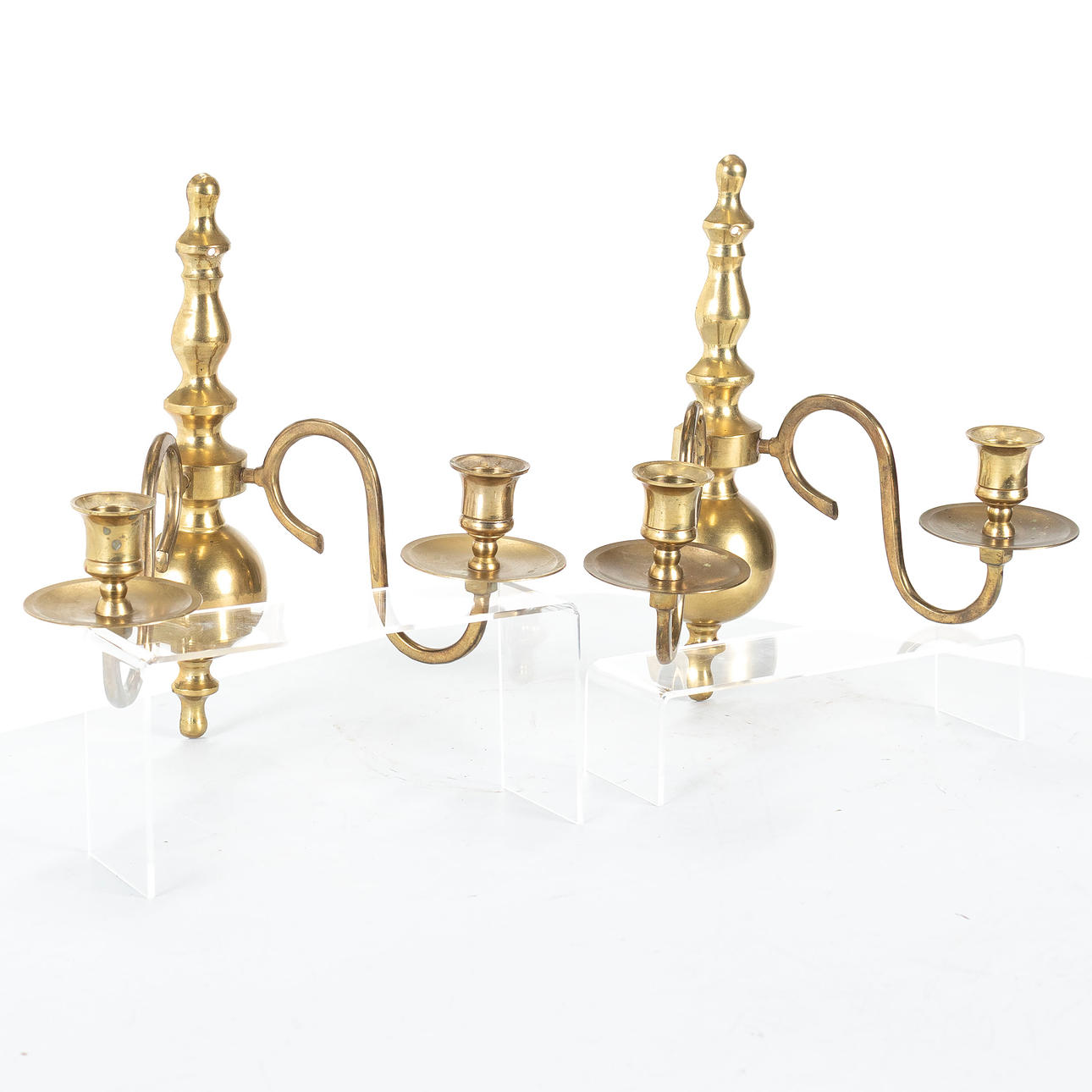 APPLIQUER, a pair, brass, baroque style.