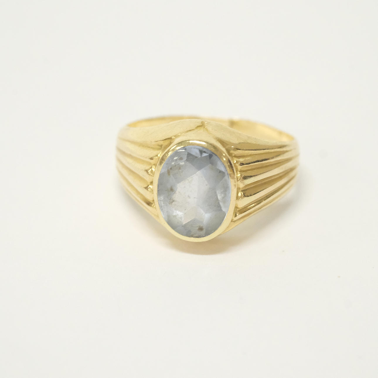 RING WITH AQUAMARINE, 18K GOLD.