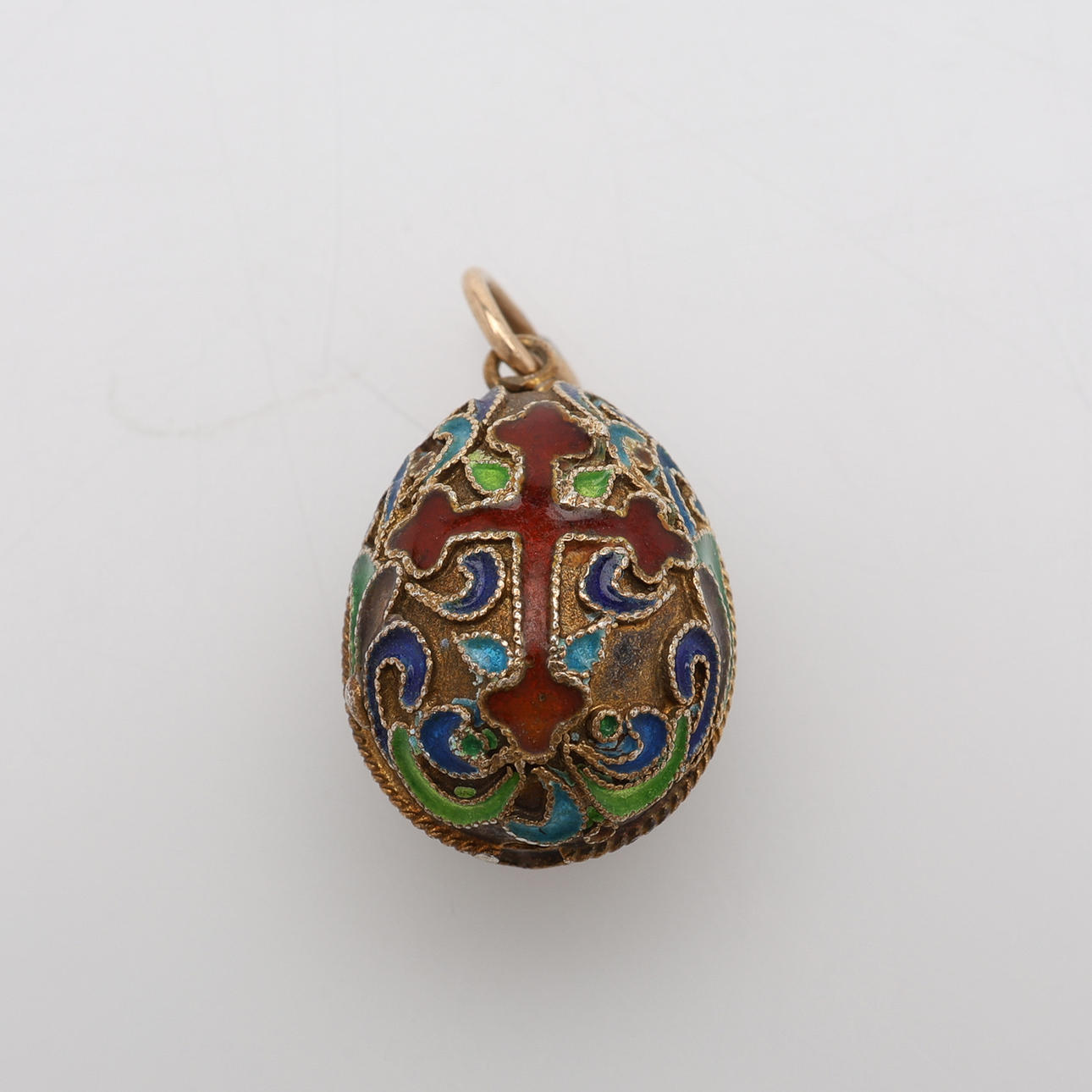 EGG-SHAPED PENDANT, GILT SILVER & ENAMEL, Approx. 4.8 g.