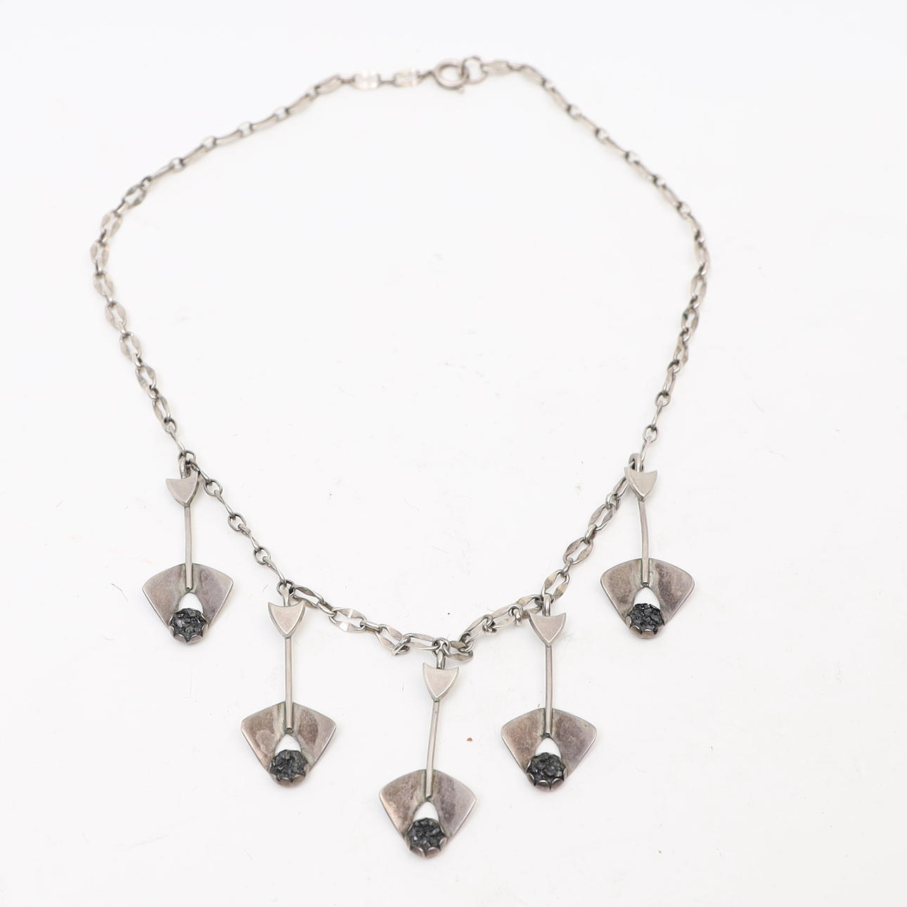 NECKLACE, silver, with drop-shaped pendants.