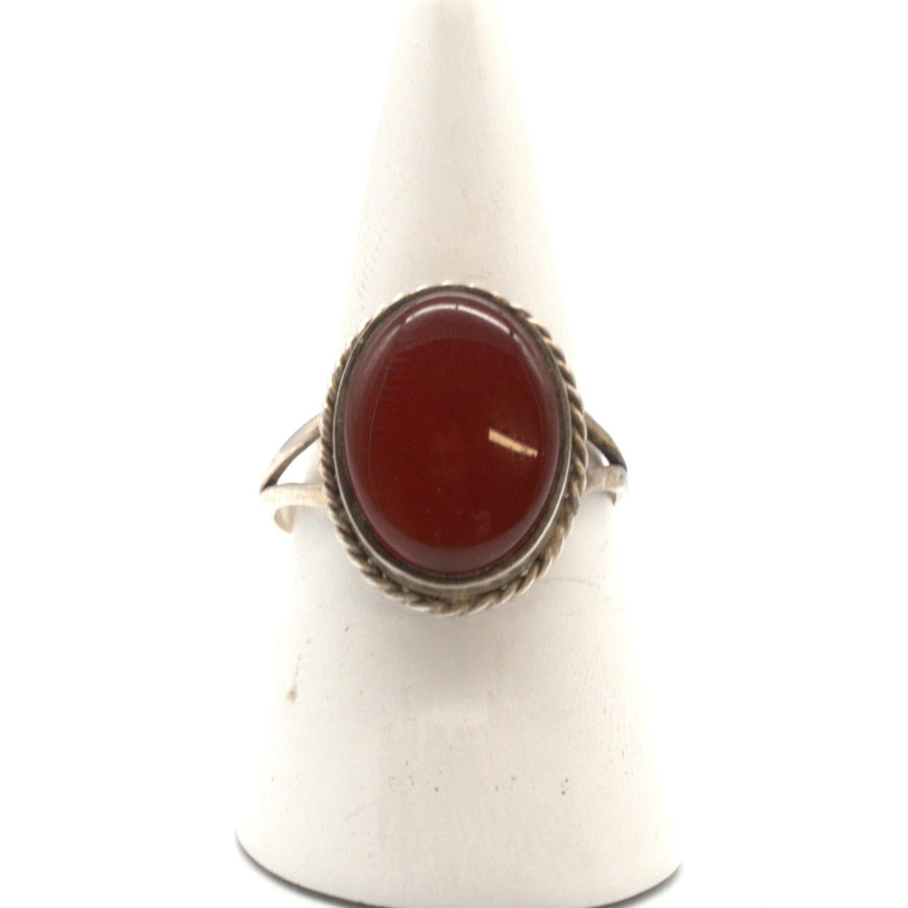 CARNEOL SILVER RING, HANDMADE, GERMANY AROUND 1930.