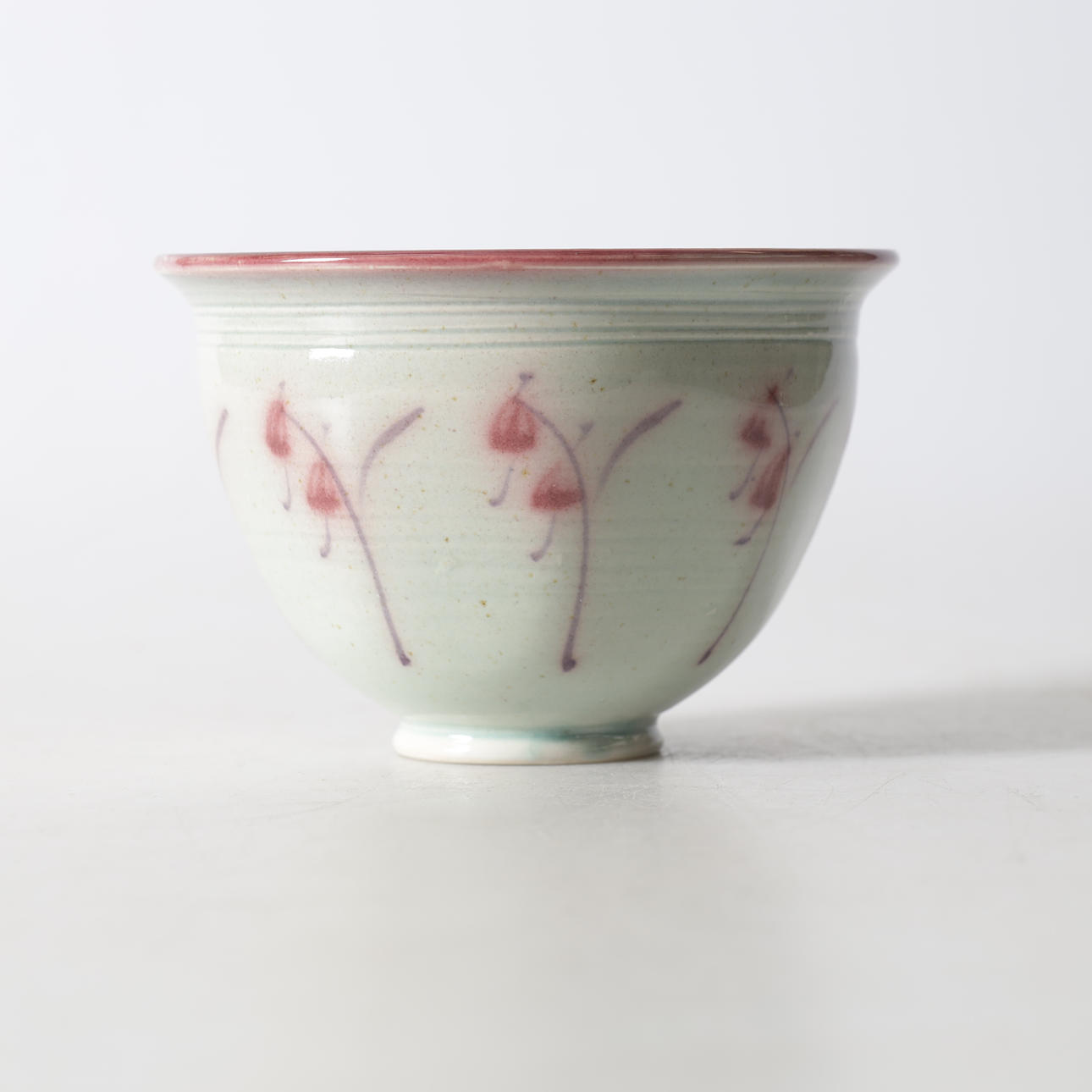 KERSTIN DANIELSSON. Skål på fot, keramik, 1063/1200, signerad.