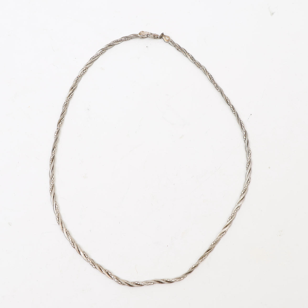 NECKLACE, sterling silver, twisted link.