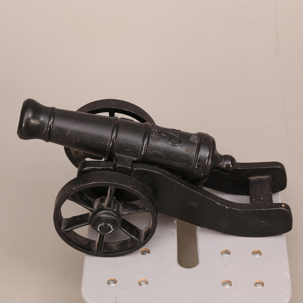 PRYDNADSKANON på lavett, gjutjärn alla delar, svart, Stafsjö Bruk - 1980 B.