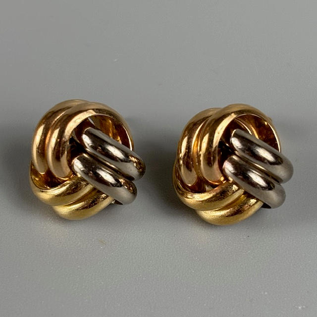 18CT GOLD EARRINGS.
