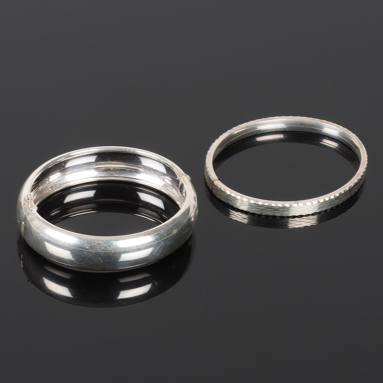 Two silver rings, 20th century.
