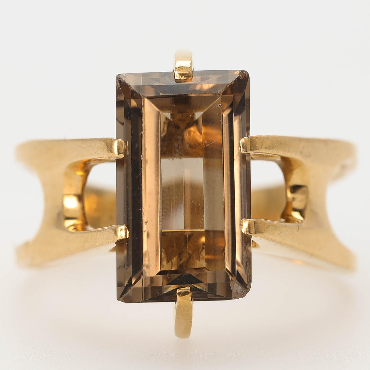 A ring, 18k gold, smoky quartz, 70's.