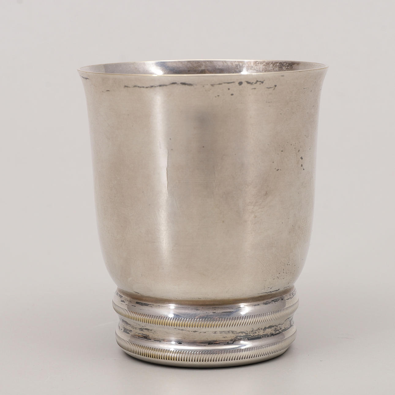 BEAKER, silver, weight 73 grams.
