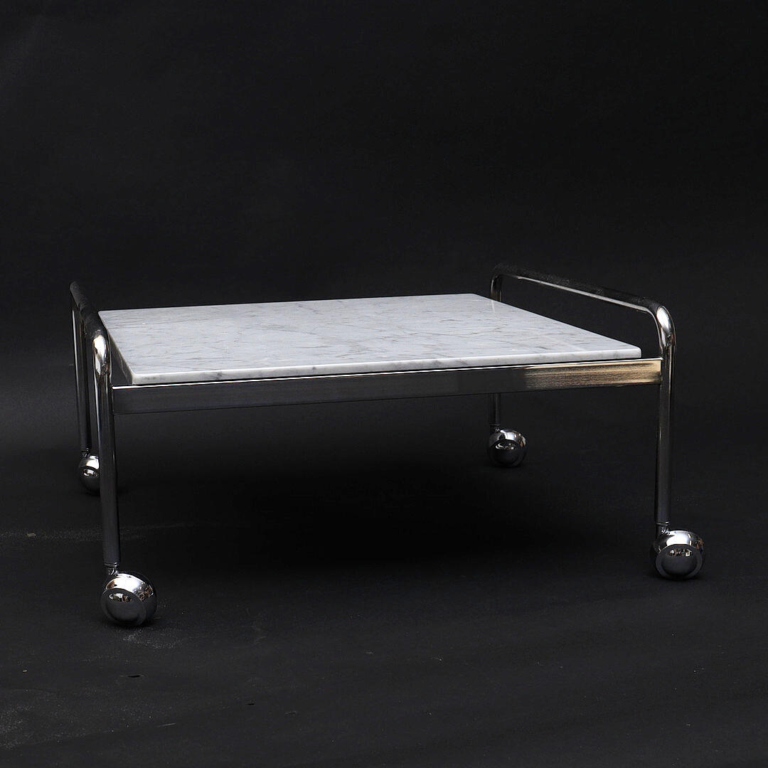 BRUNO MATHSSON. Soffbord, "Karin" 1900-talets andra hälft.