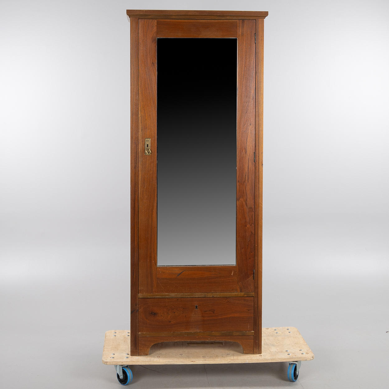 CABINETS, Art Nouveau.