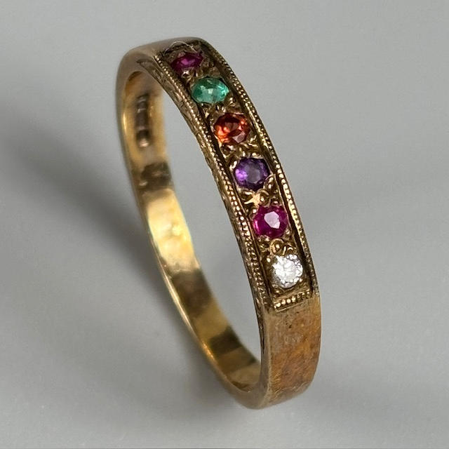 9CT GOLD VINTAGE RING.