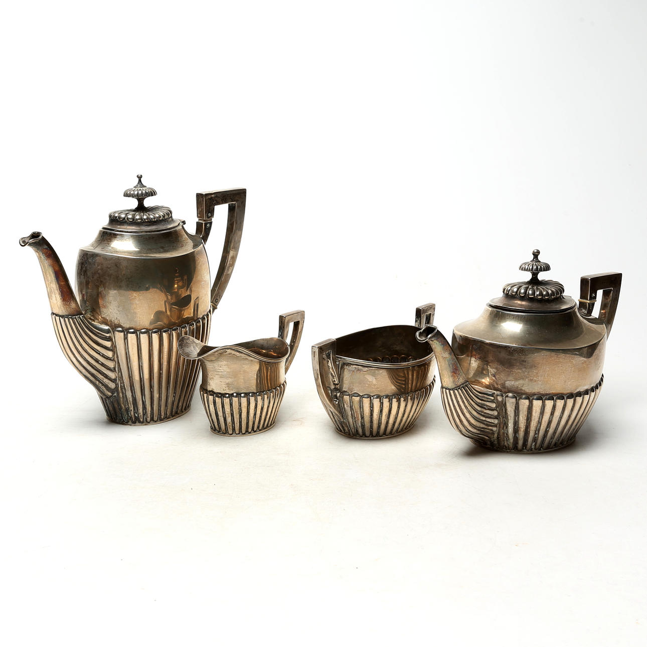 SILVER TABLEWARE 4 pieces, Gustavian style, 1909/1910.