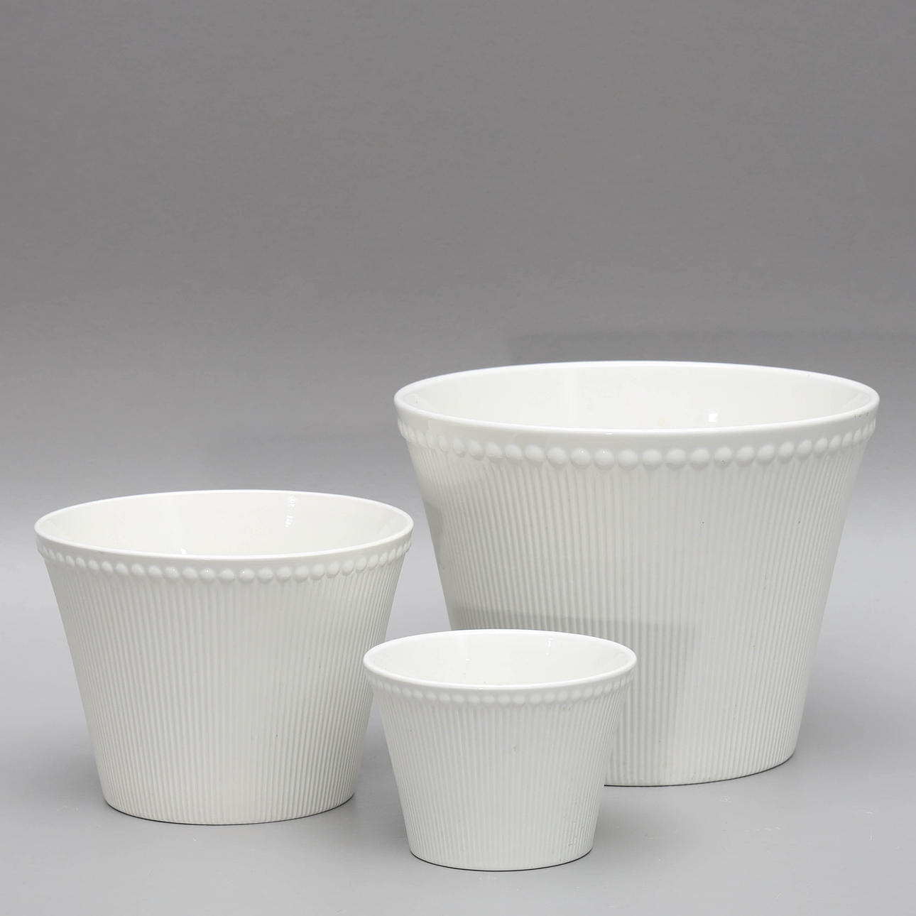 HERTHA BENGTSON. Ytterfoder, 3 st, "Tiara", Rörstrand.