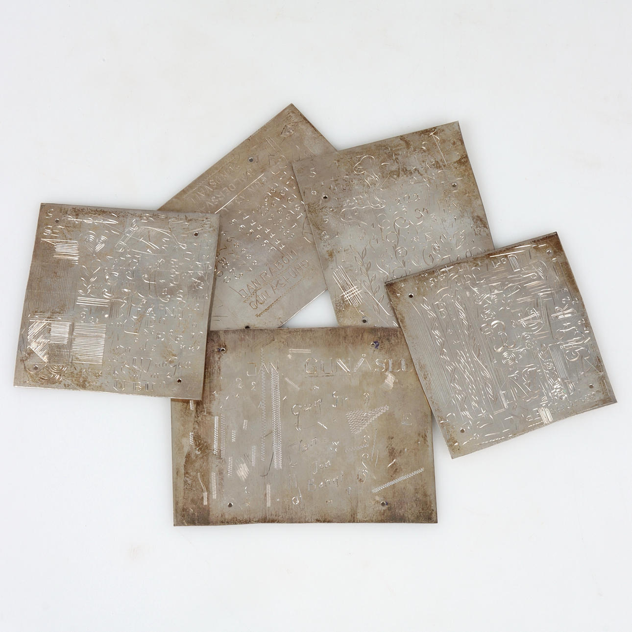 A set of silver plates, 19th/2000s.