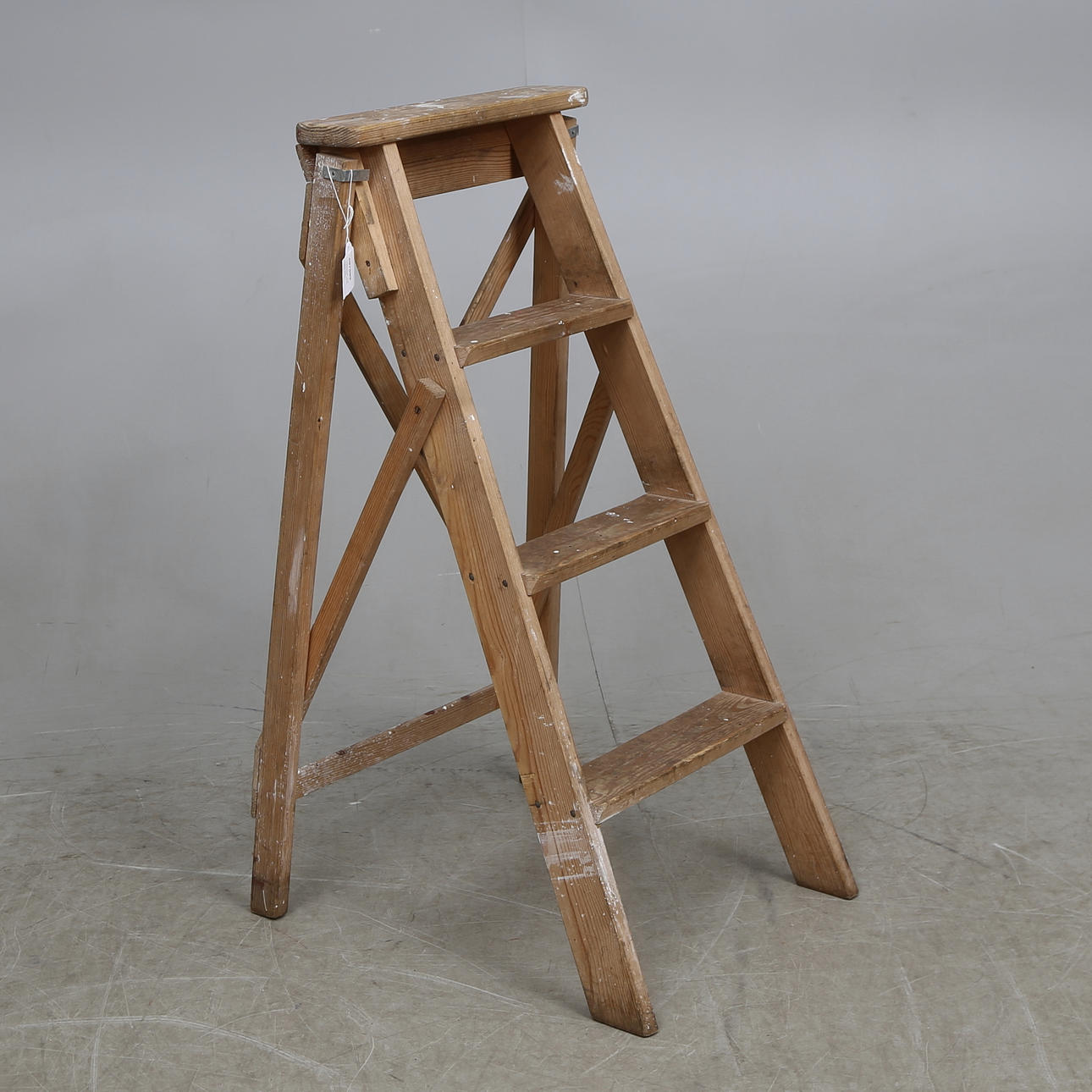 TRÄSTEGE, 4 st trappsteg, 1900-talets första hälft.