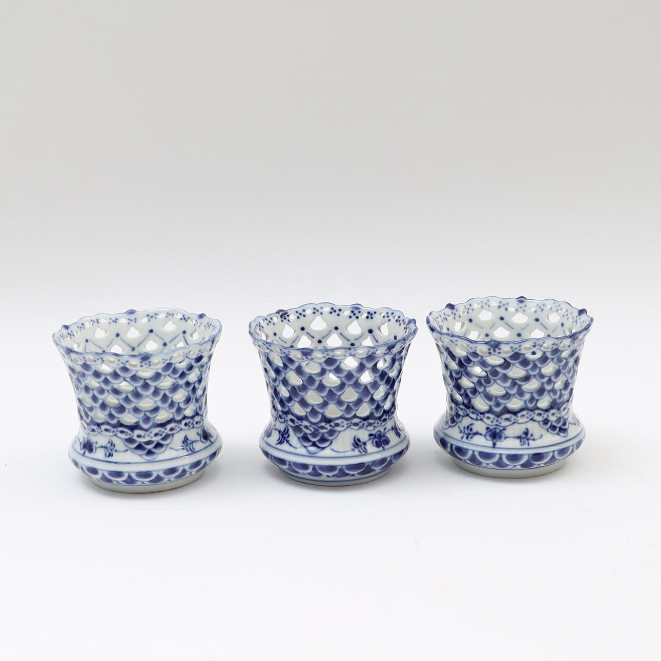 VASES, 3pcs, Full blond, mussel painted, model 1015.