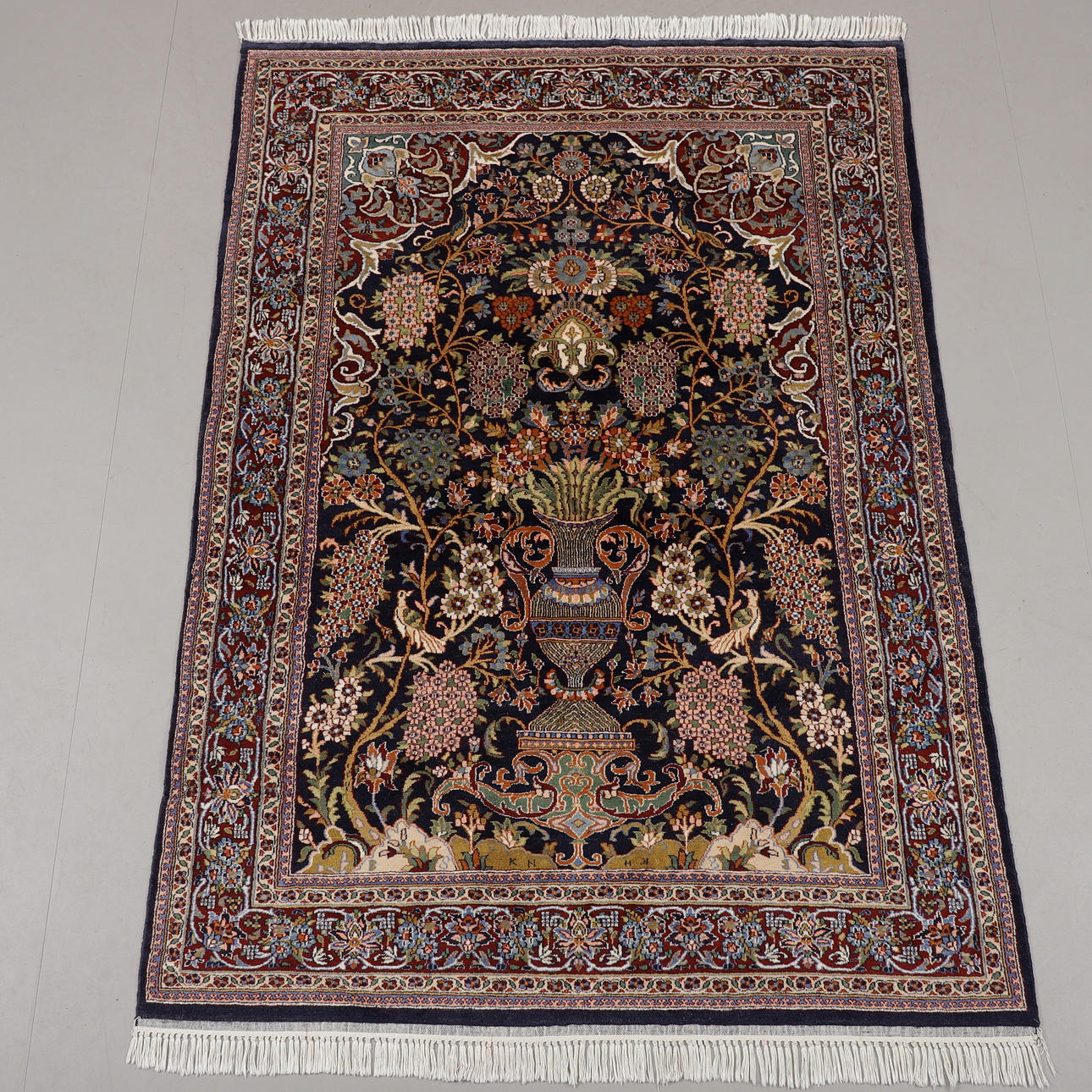 CARPET, Persian, 226 x 154 cm.