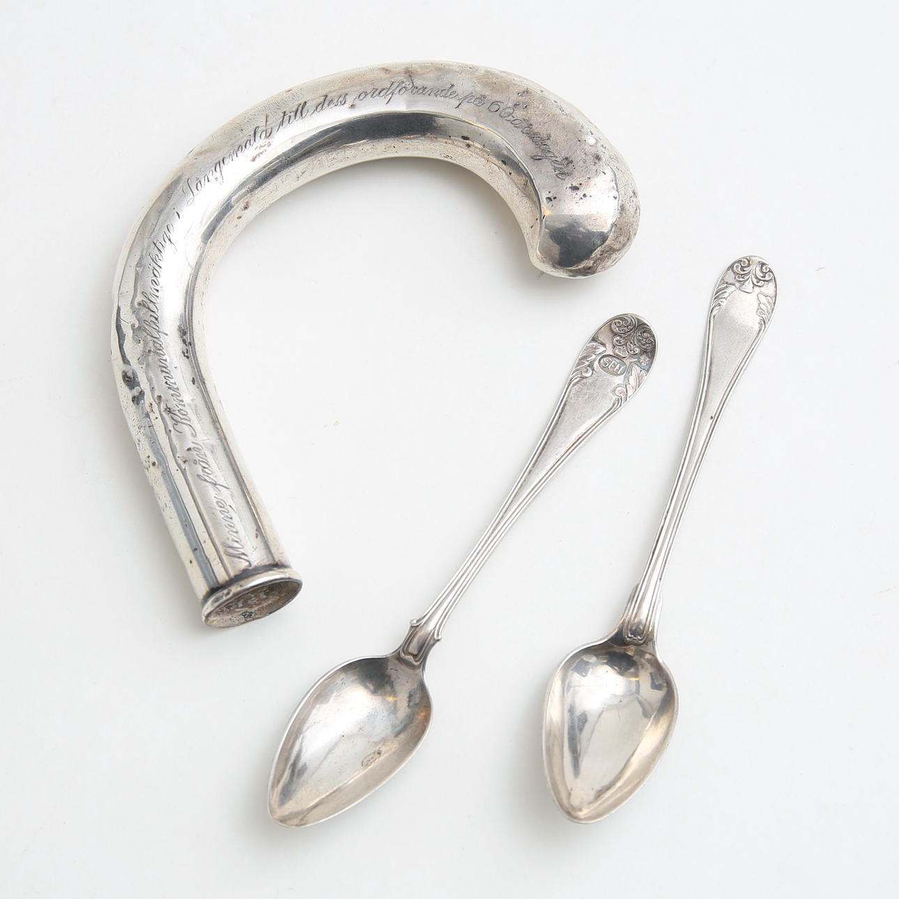 SILVER, 2 skedar samt krycka, vikt 106 gram.