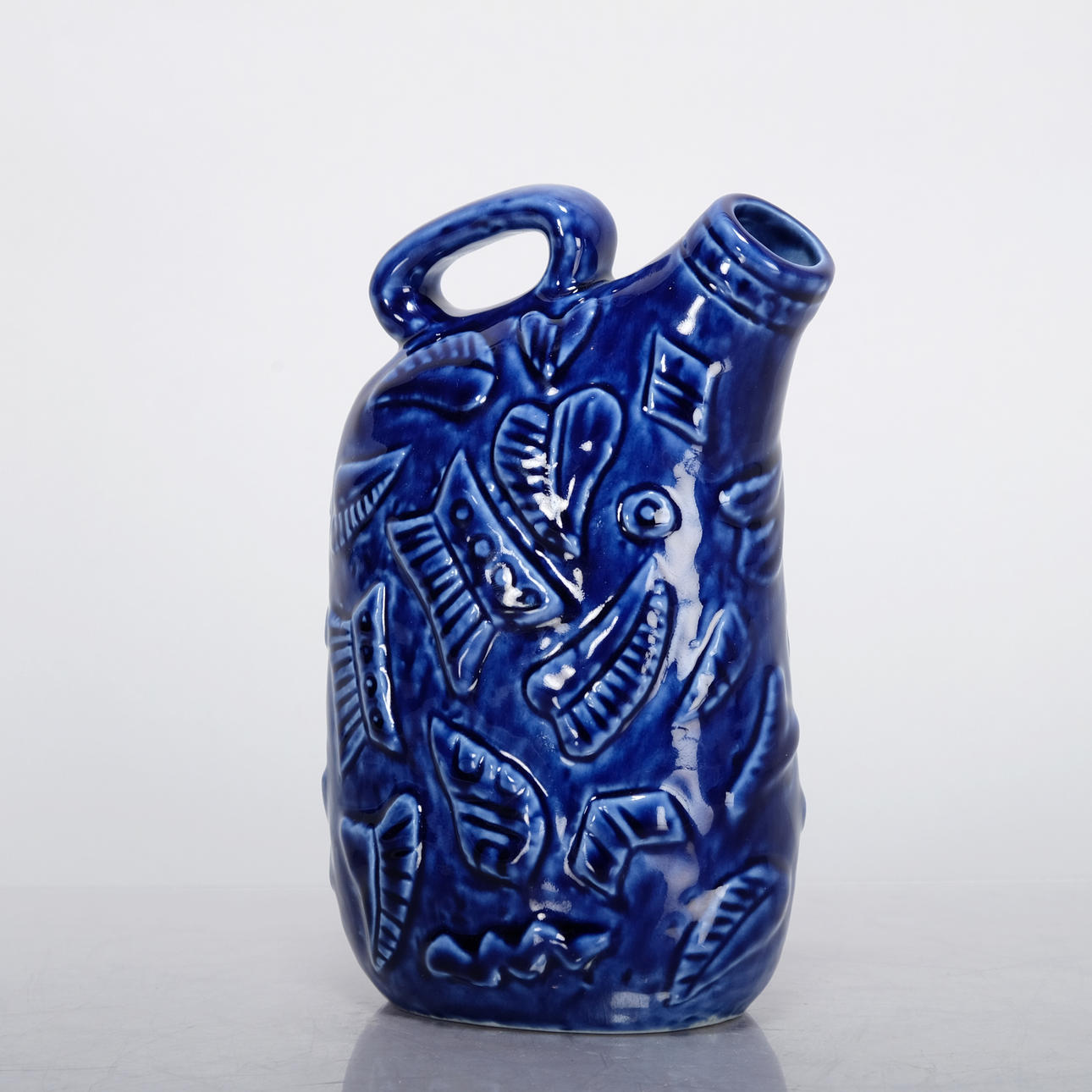 GUNNAR NYLUND. A stoneware jug, Rörstrand.