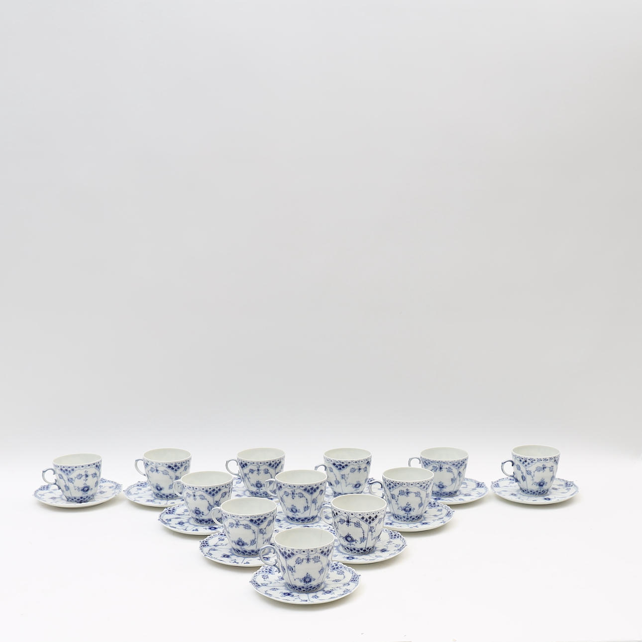ARNOLD KROGH. Coffee set, 12 pieces, Musselmalet.