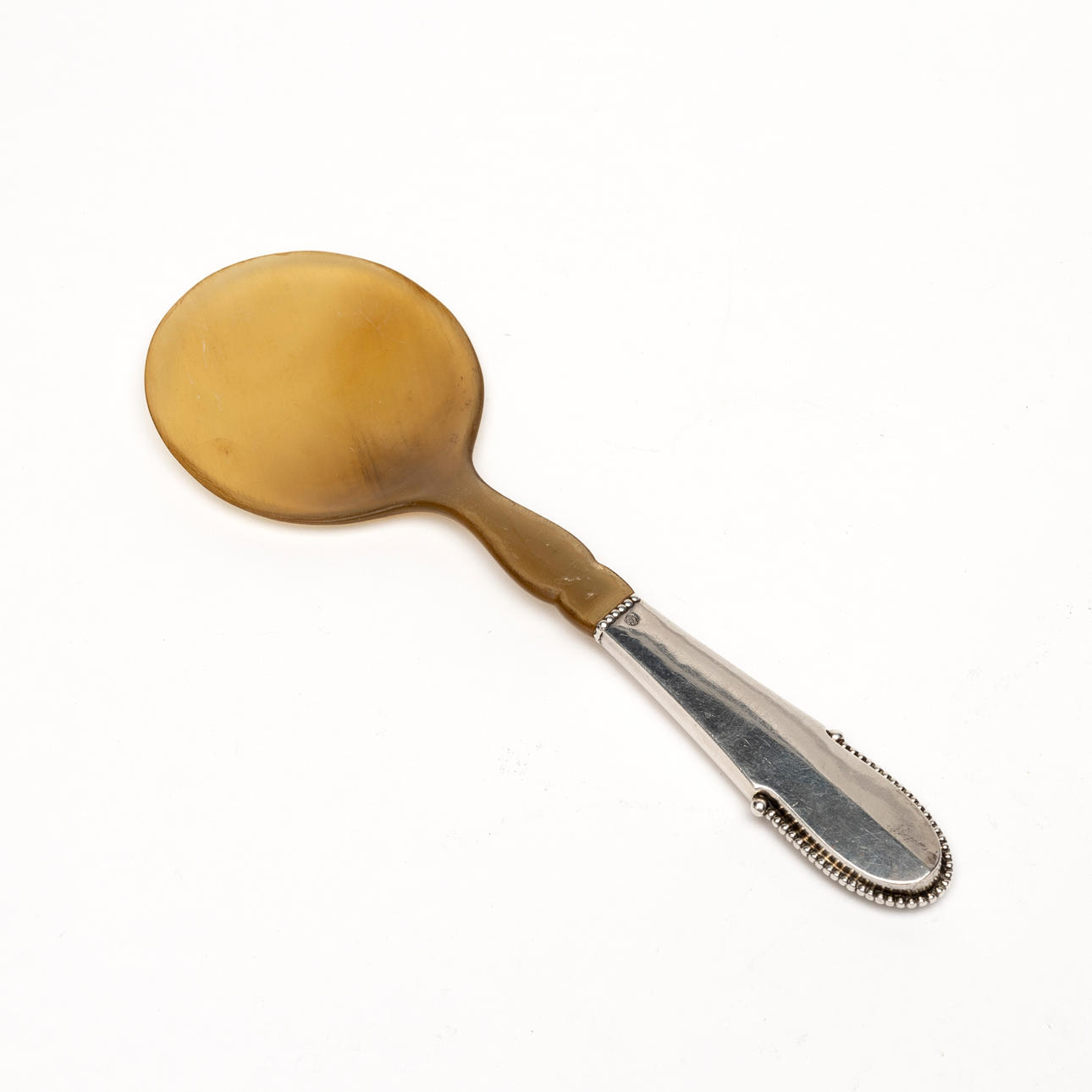 GEORG JENSEN. SERVERINGSSPADE, silver samt horn, Danmark.