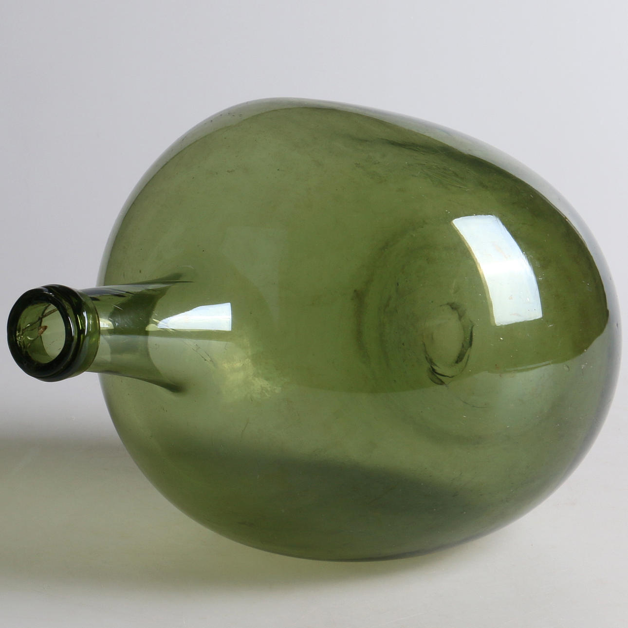 FLASKA, grön glasmassa, 1700/1800-tal.