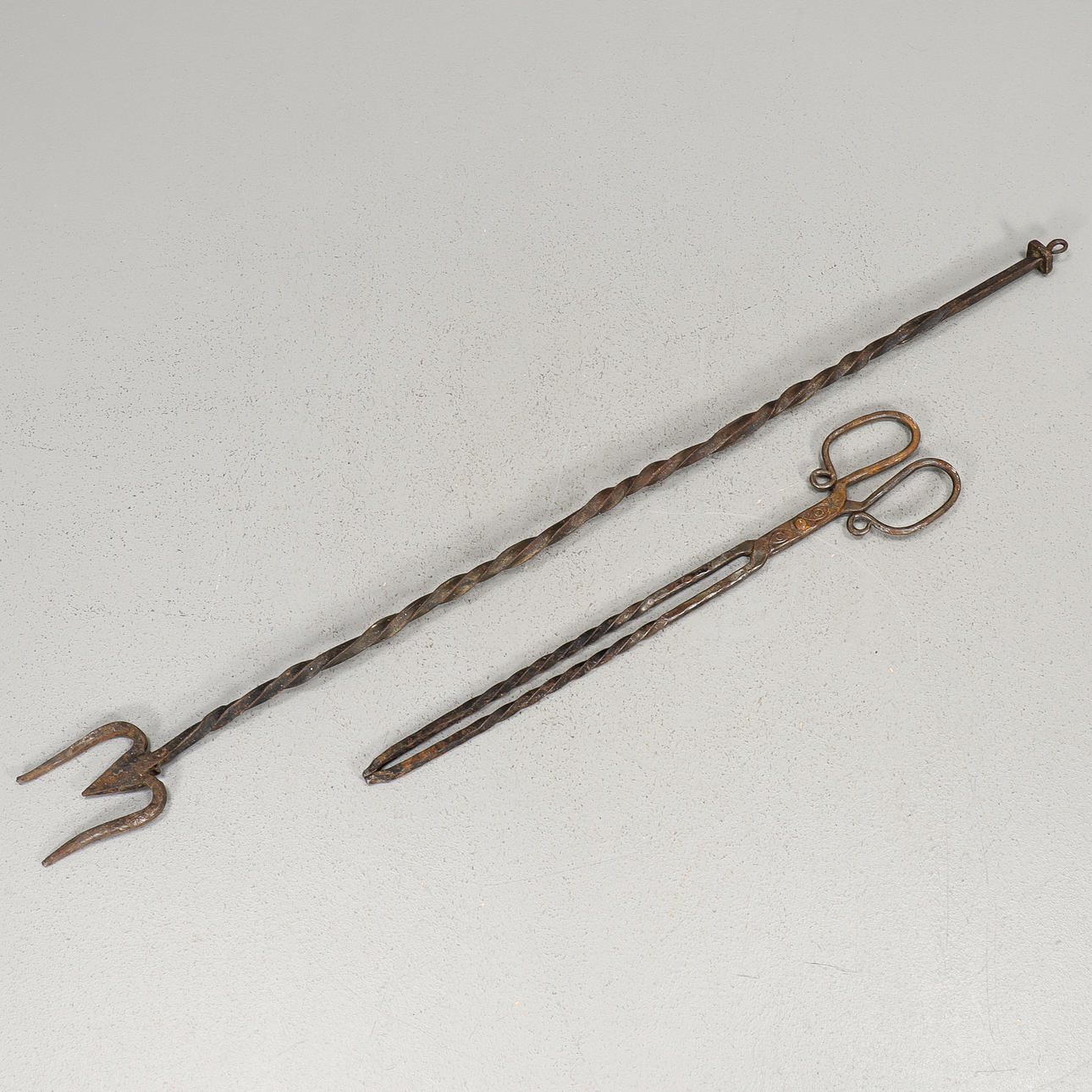 FIREFORK AND FIRE PLIERS, 18th/20th century.