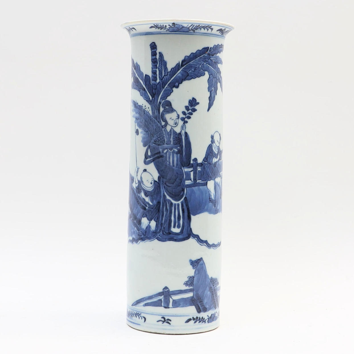 A Chinese vase, 19th century.