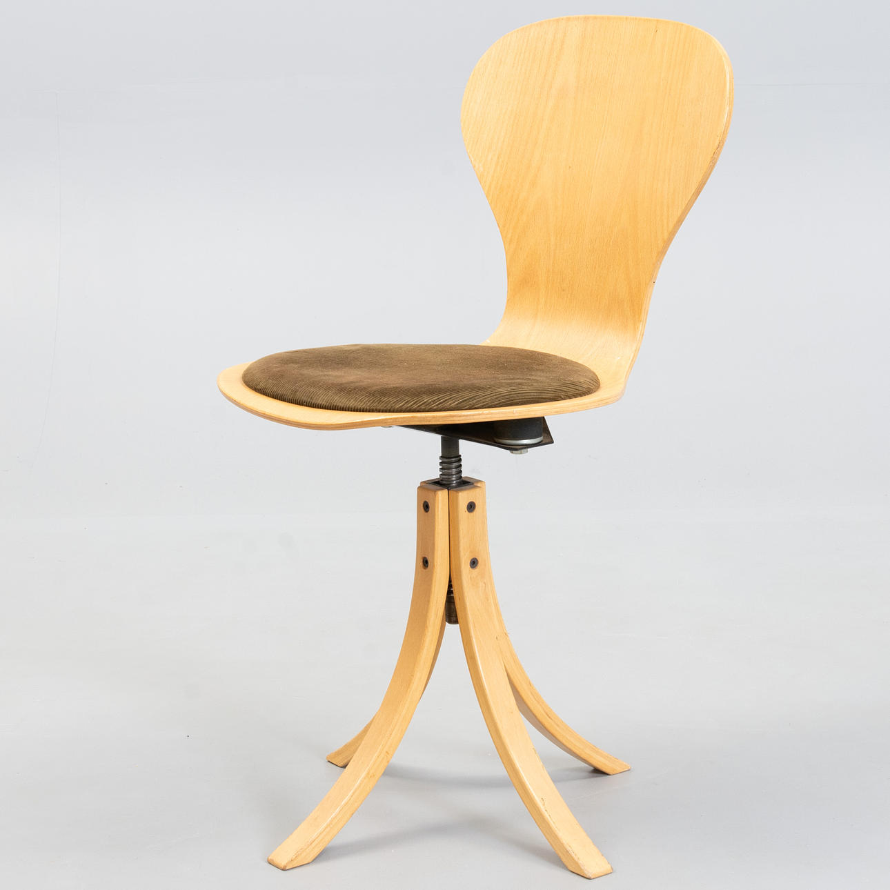 KVETNY E HIJOS. Silla giratoria Prototype. en 1975. Muebles - Sillas y ...
