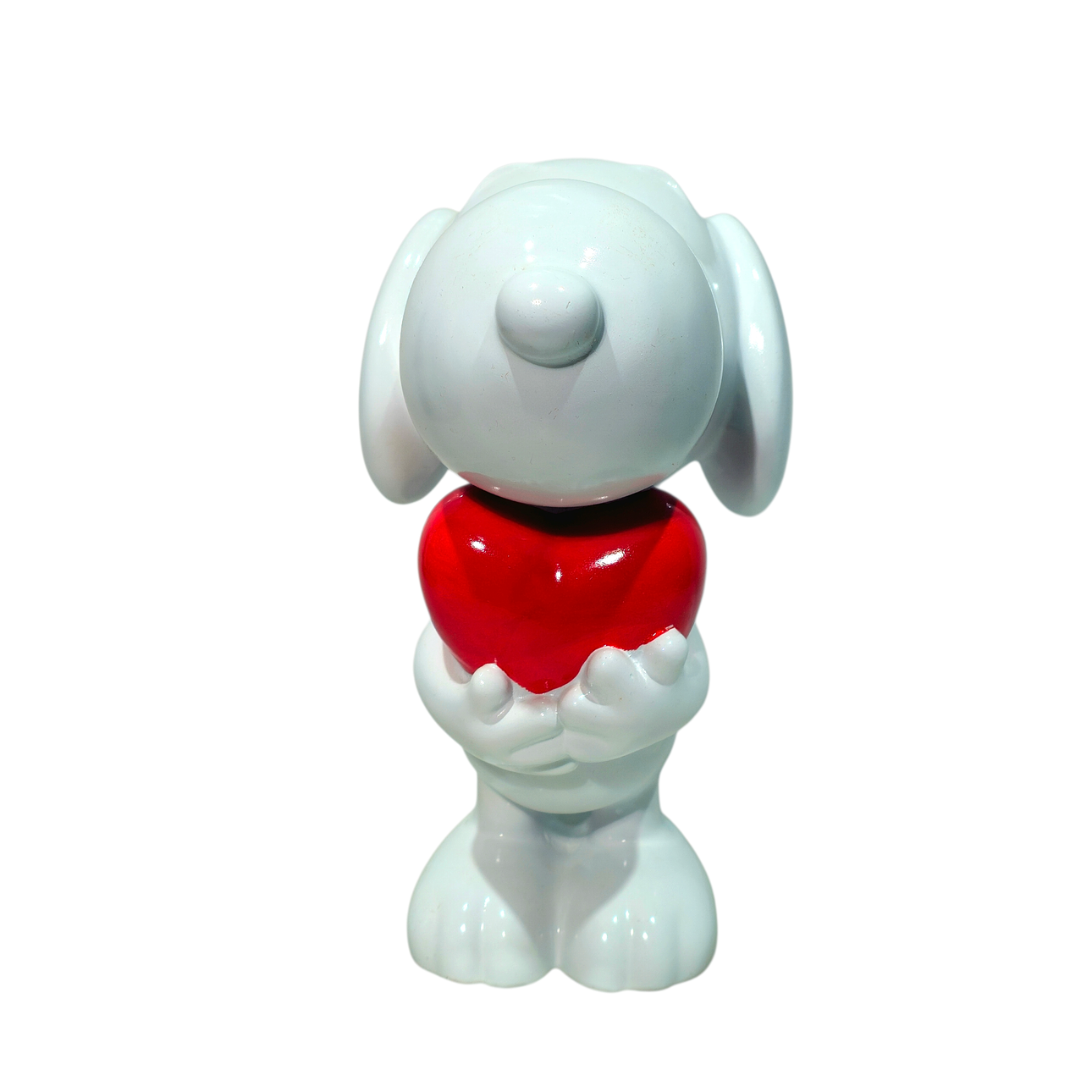 Snoopy figure with heart in polychrome resin.