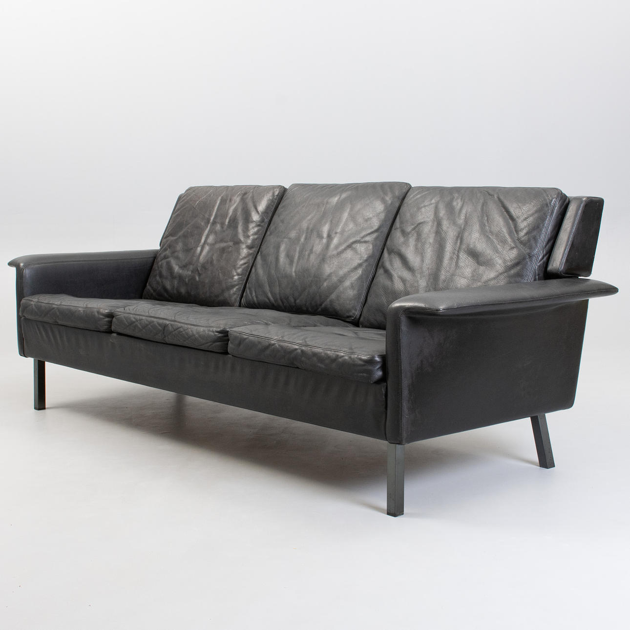 ARNE VODDER. Model 3330 sofa for Fritz Hansen. Denmark. 1960s.