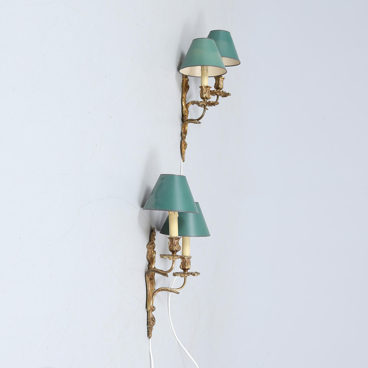 VÄGGLAMPOR, 1 par, Louis XV-stil.