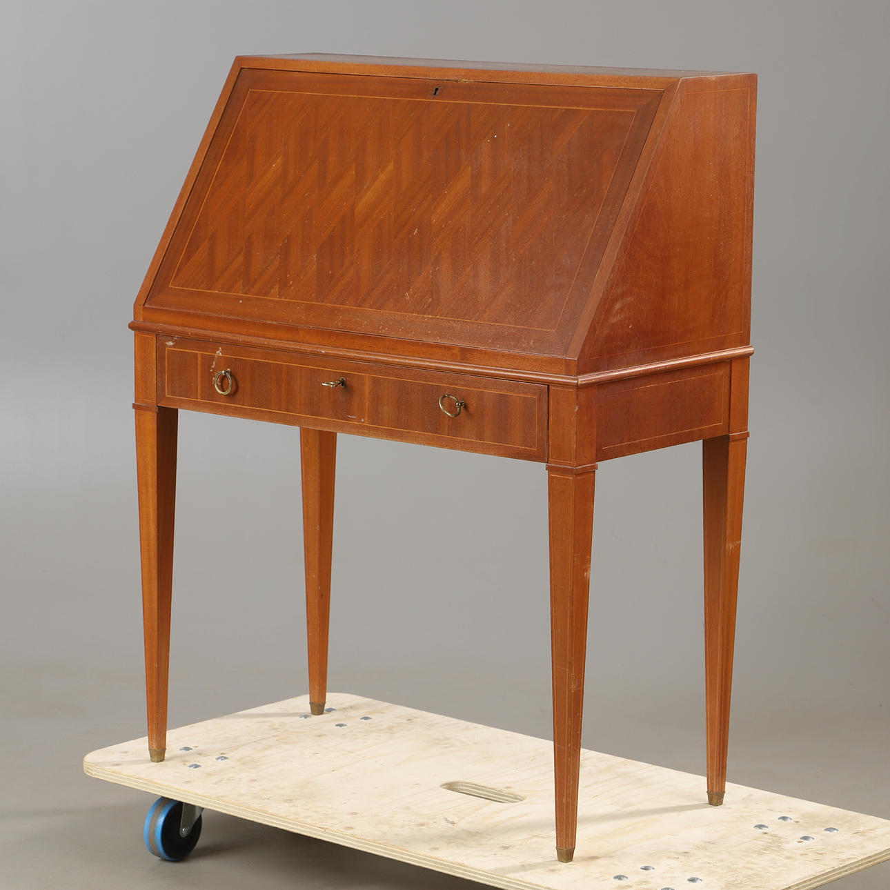 SEKRETÄR, mahogny, 1900-talets mitt.