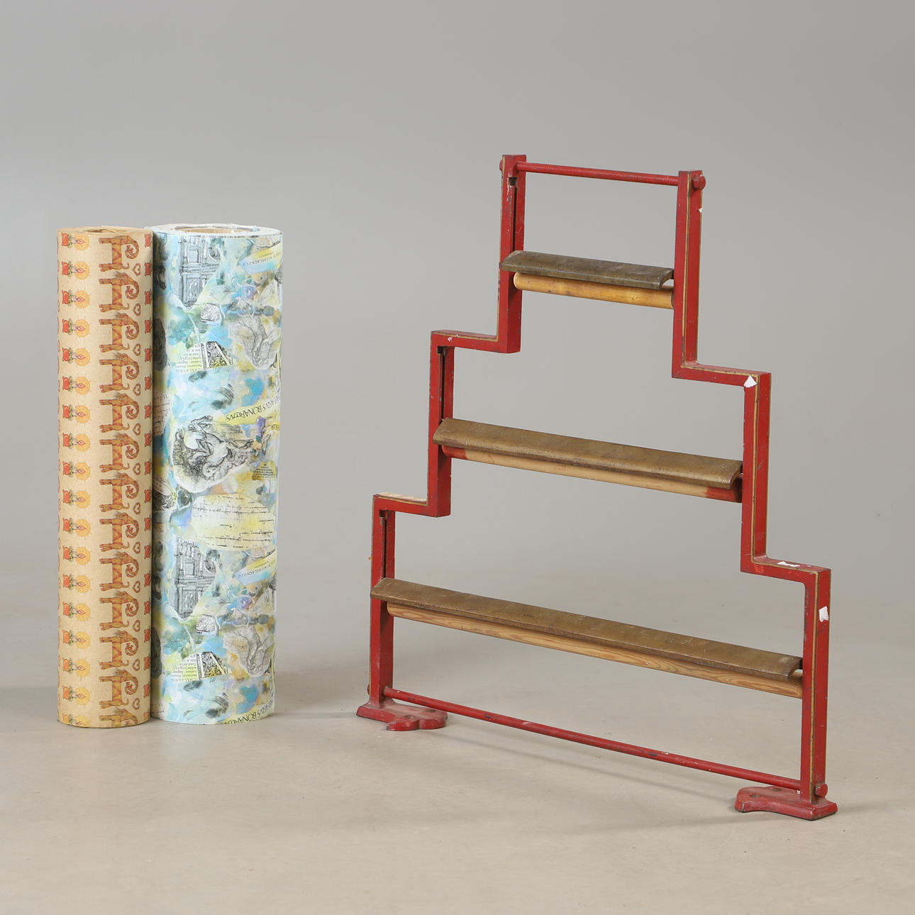 PRESENTPAPPERSHÅLLARE, metall, 1900-talets första hälft.