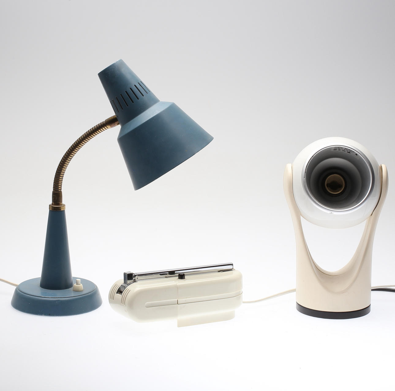 BORDSLAMPOR, 3 st, Insta, Gemi och Fagerhult, 1900-talets andra hälft.