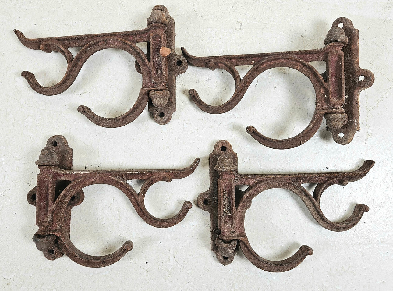 KONSOLLER/KROKAR, 2 par, metall, 1900-tal.
