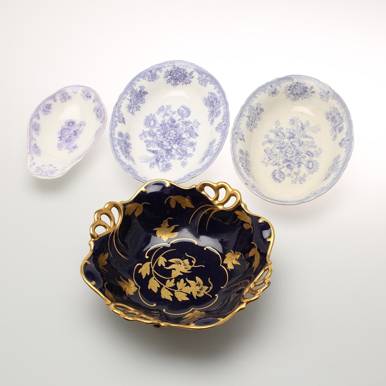 UPPLÄGGNINGSFAT, 3 st, Gustavsberg. FRUKTSKÅL, Porslin.