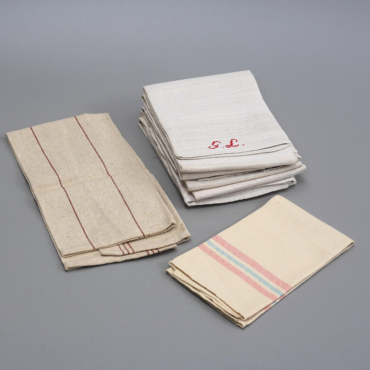 LINEN TOWELS, 6 +2.