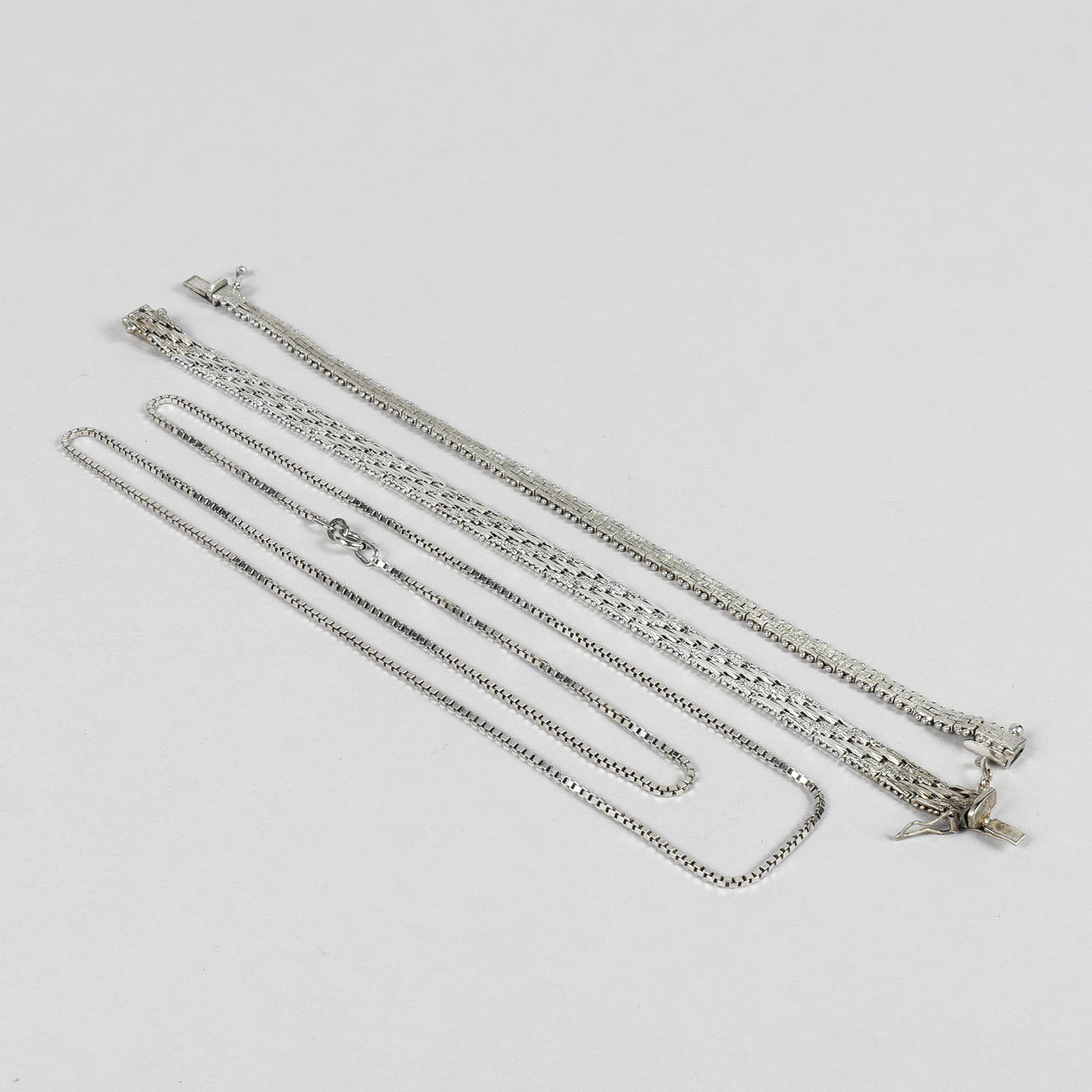 NECKLACE AND BRACELET 2 pieces, silver.