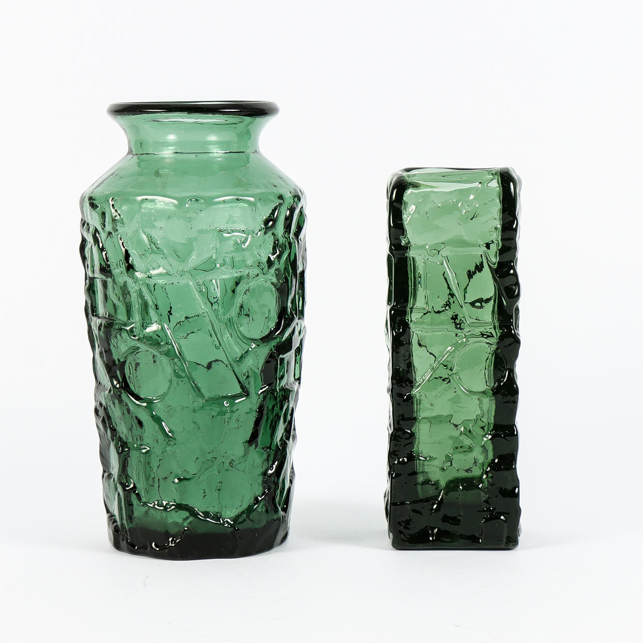 VASER 2 stycken, glas, Ruda Glasbruk.