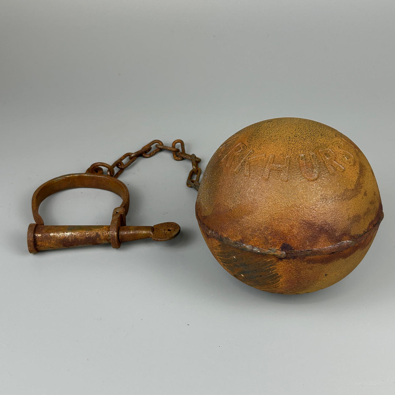 REPRODUCTION PRISON BALL & CHAIN.